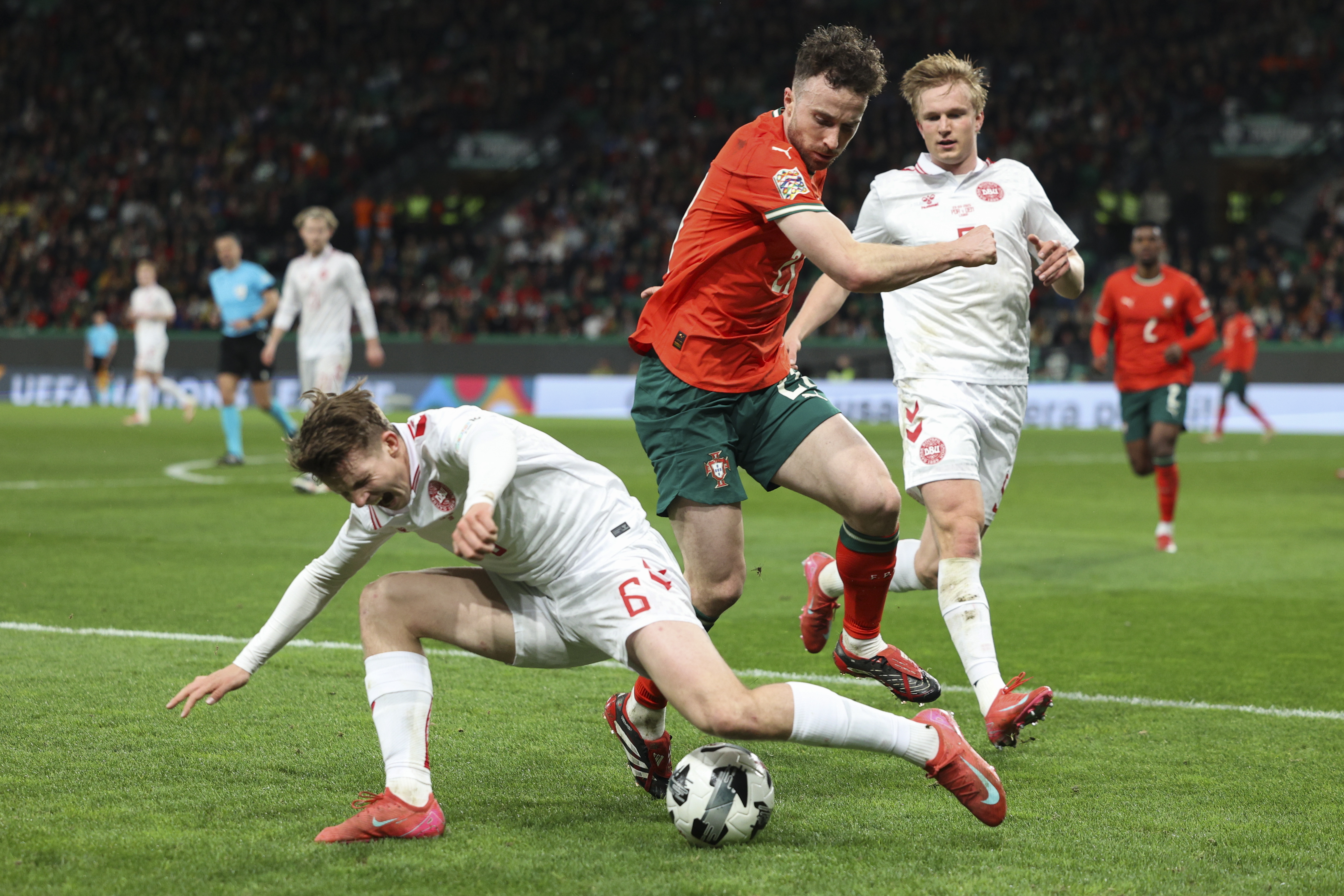 意大利女足与葡萄牙队在友谊赛中对决 意大利女足与葡萄牙队在友谊赛中对决