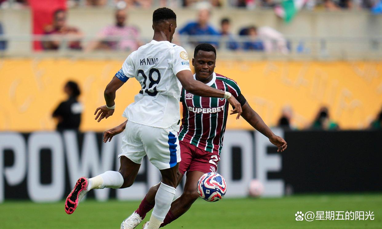 强队在顶级足球赛场力挫对手 强队在顶级足球赛场力挫对手