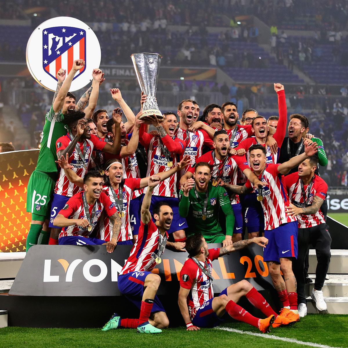 九游官网-欧洲豪门球队集结，备战大战