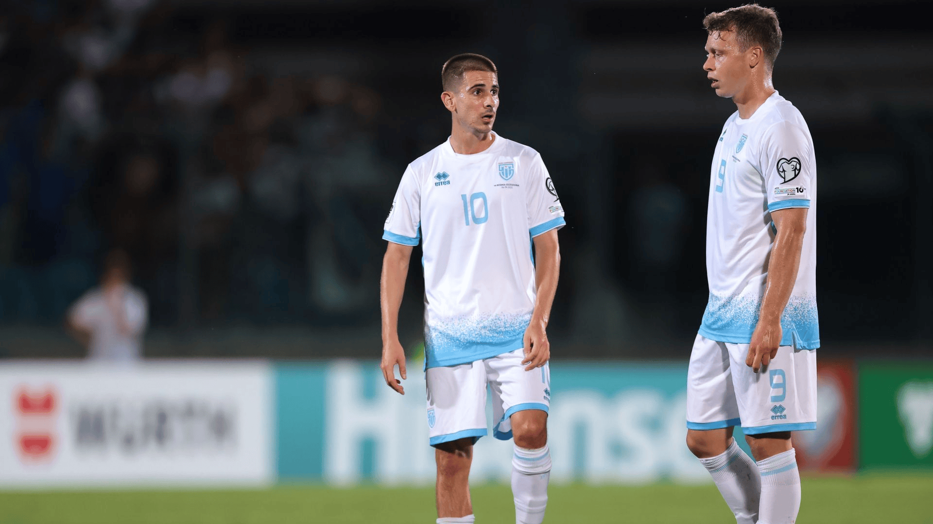 包含罗马尼亚欧预赛三连胜,锋线恐怖的词条 包含罗马尼亚欧预赛三连胜,锋线恐怖的词条