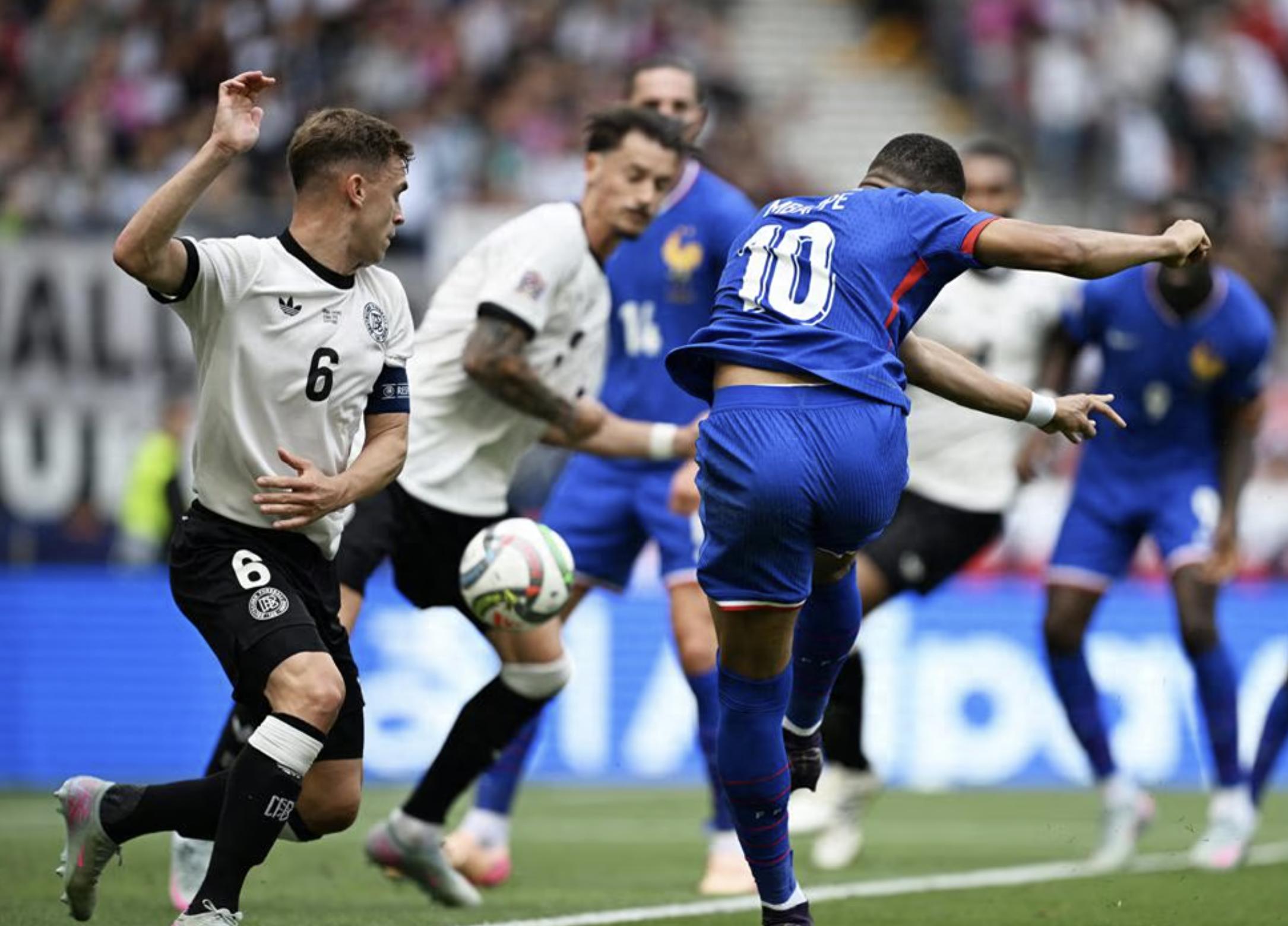 九游游戏-德国队备战对阵罗马尼亚队，争取三分