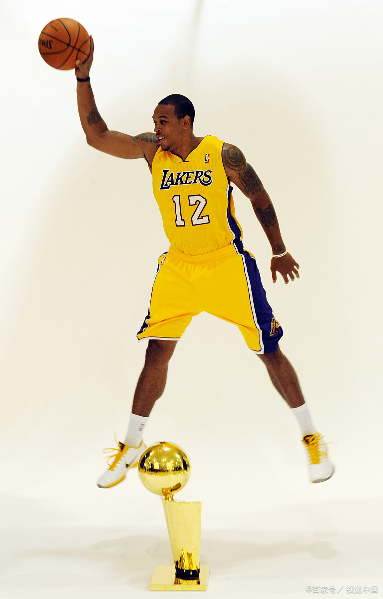 九游娱乐网站-洛杉矶湖人队因球员伤情担忧，暂缓调整战术的简单介绍