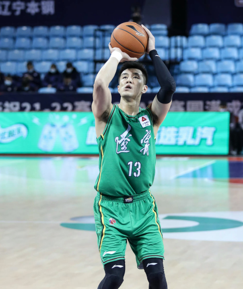 包含北京首钢势不可挡，实现四连胜的词条