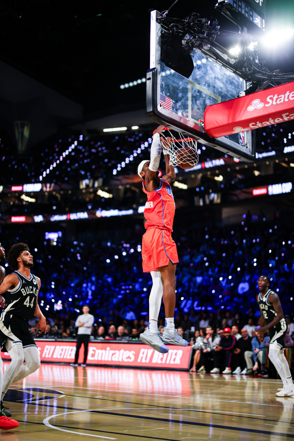 雄鹿击败人,继续保持领先优势 雄鹿击败人,继续保持领先优势