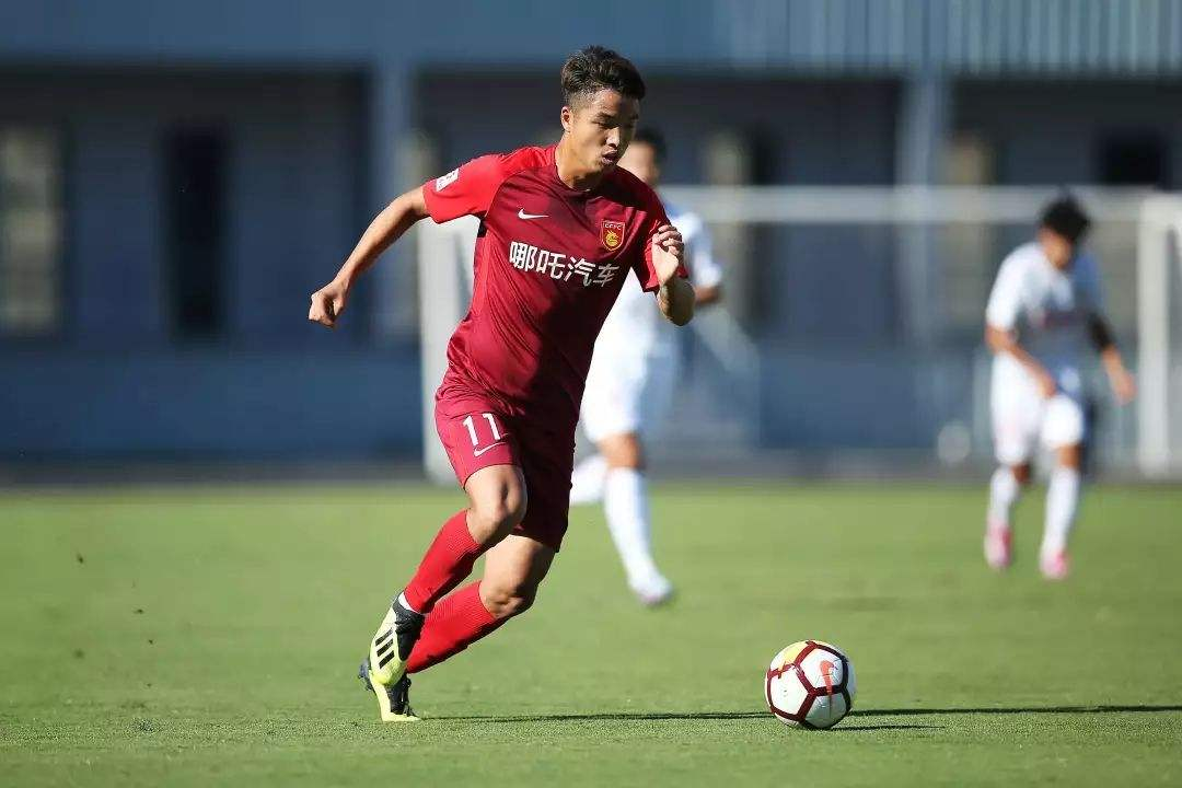 九游中国-前锋暴力抽射绝杀，走马上任成英雄的简单介绍