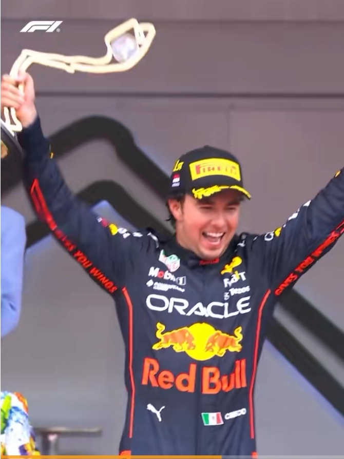 九游APP-包含红牛车队鏖战雷诺车队，佩雷兹惊艳四座的词条