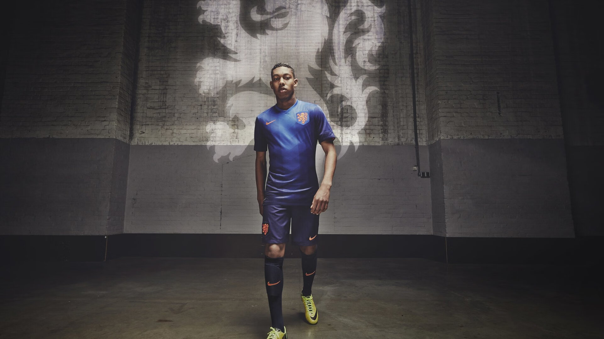 九游娱乐app下载-德里赫特一锤定音，塞维利亚力克突尼斯劲旅锁定争冠战席位